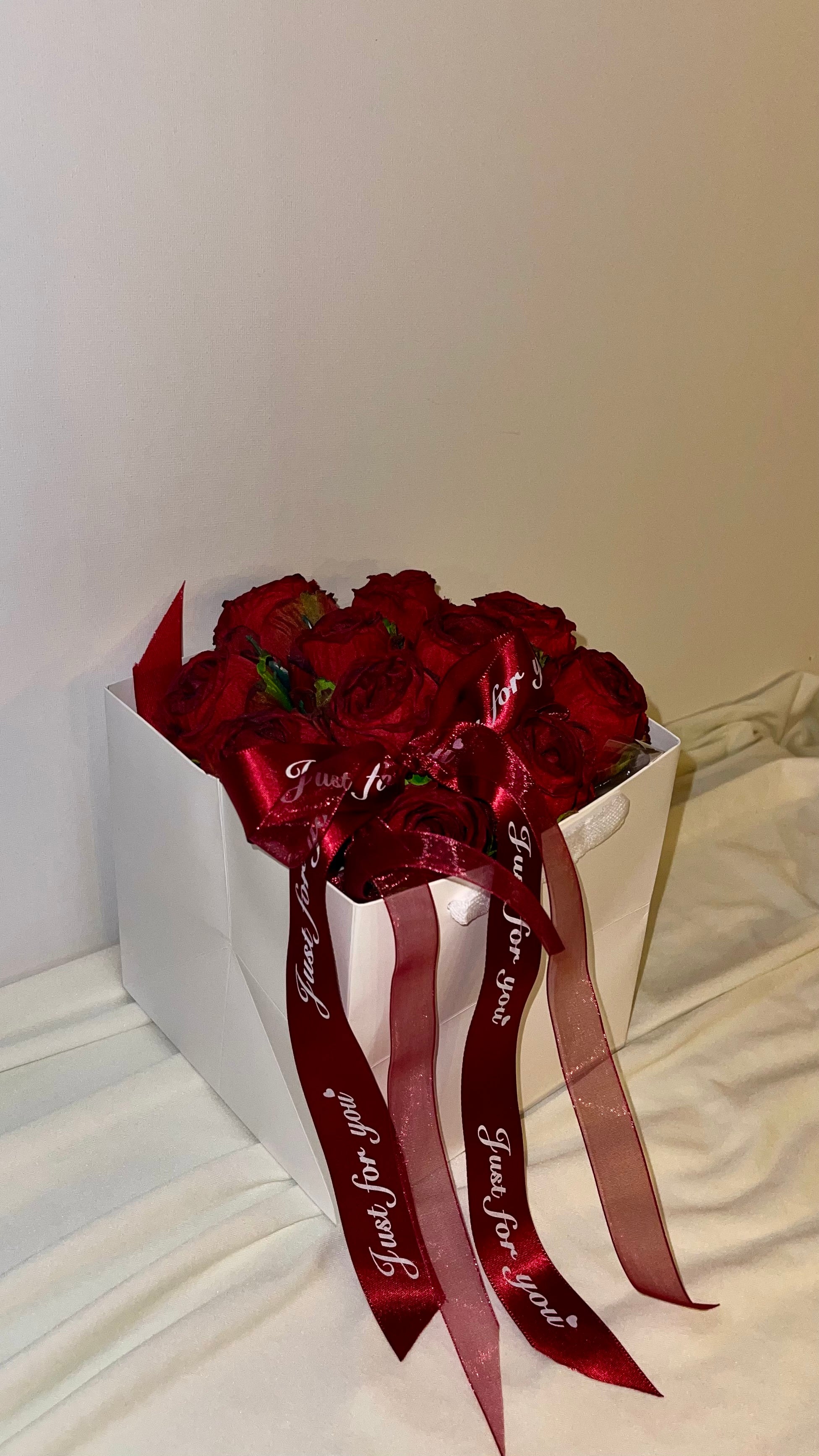 Premium Kunstrosen Tasche „Just for You“ | Chérie Bloom
