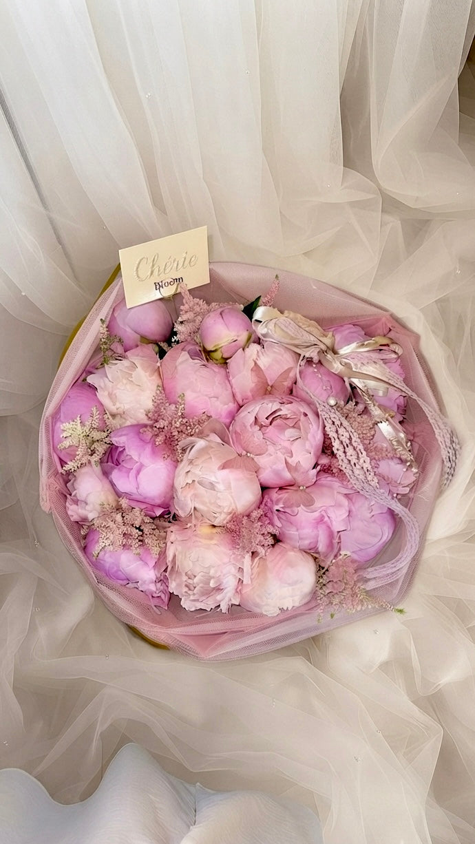 Chérie Pivoine Bouquet – 20 Pfingstrosen in Zartrosametterlinge | Chérie Bloom