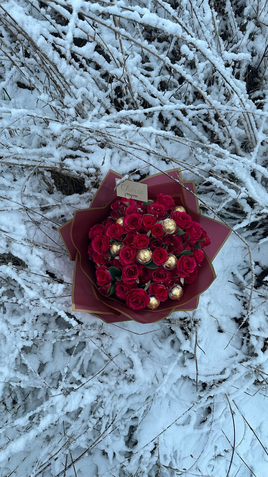 Seidenrosen mit Lindt Kugeln | Geschenk | Chérie Bloom