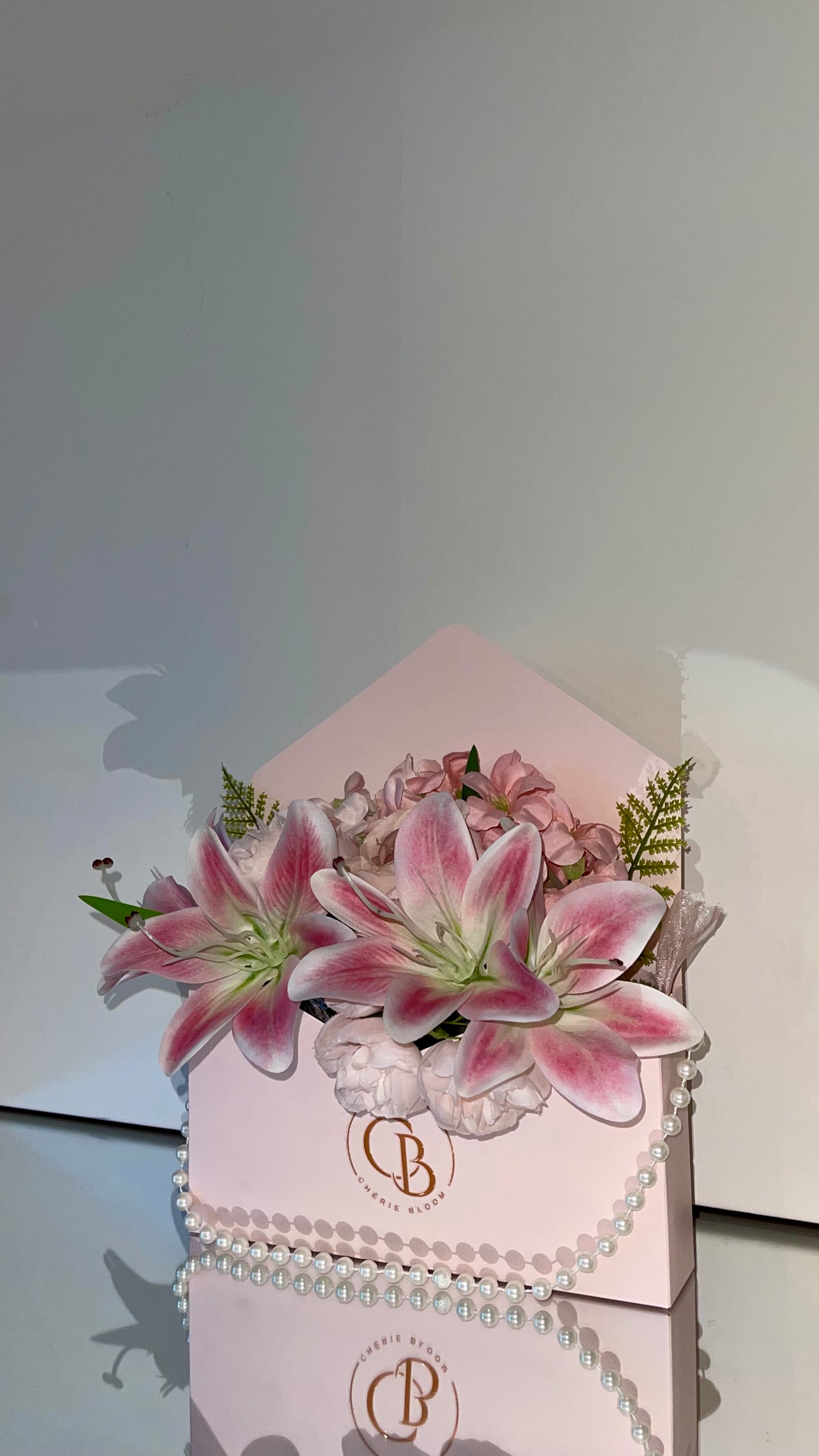 Pearl Bloom Bag Lily | Blumentasche aus Kunstblumen | Chérie Bloom
