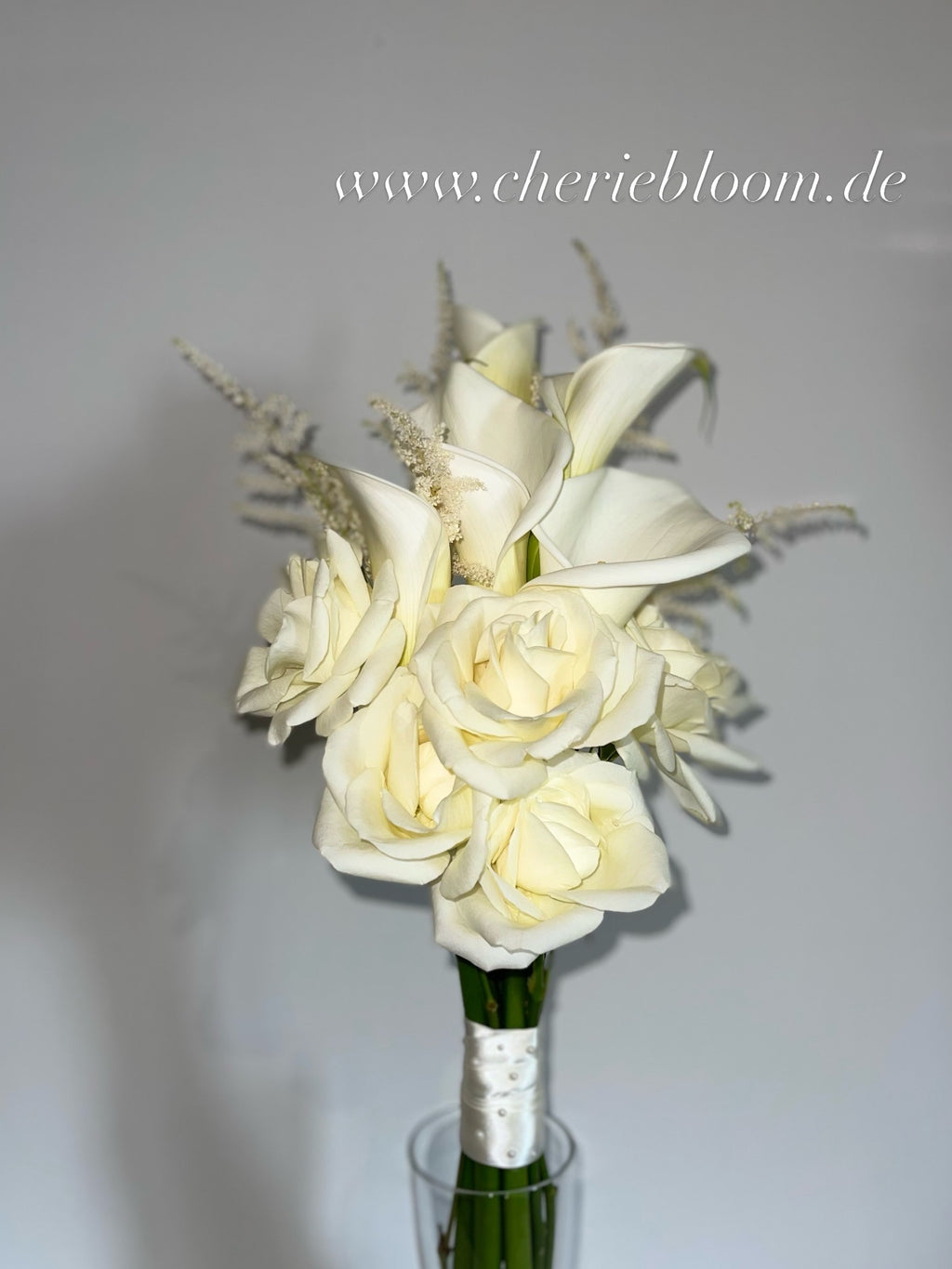 Brautstrauß mit Calla & Rosen – Eleganter Hochzeitsstrauß | Chérie Bloom
