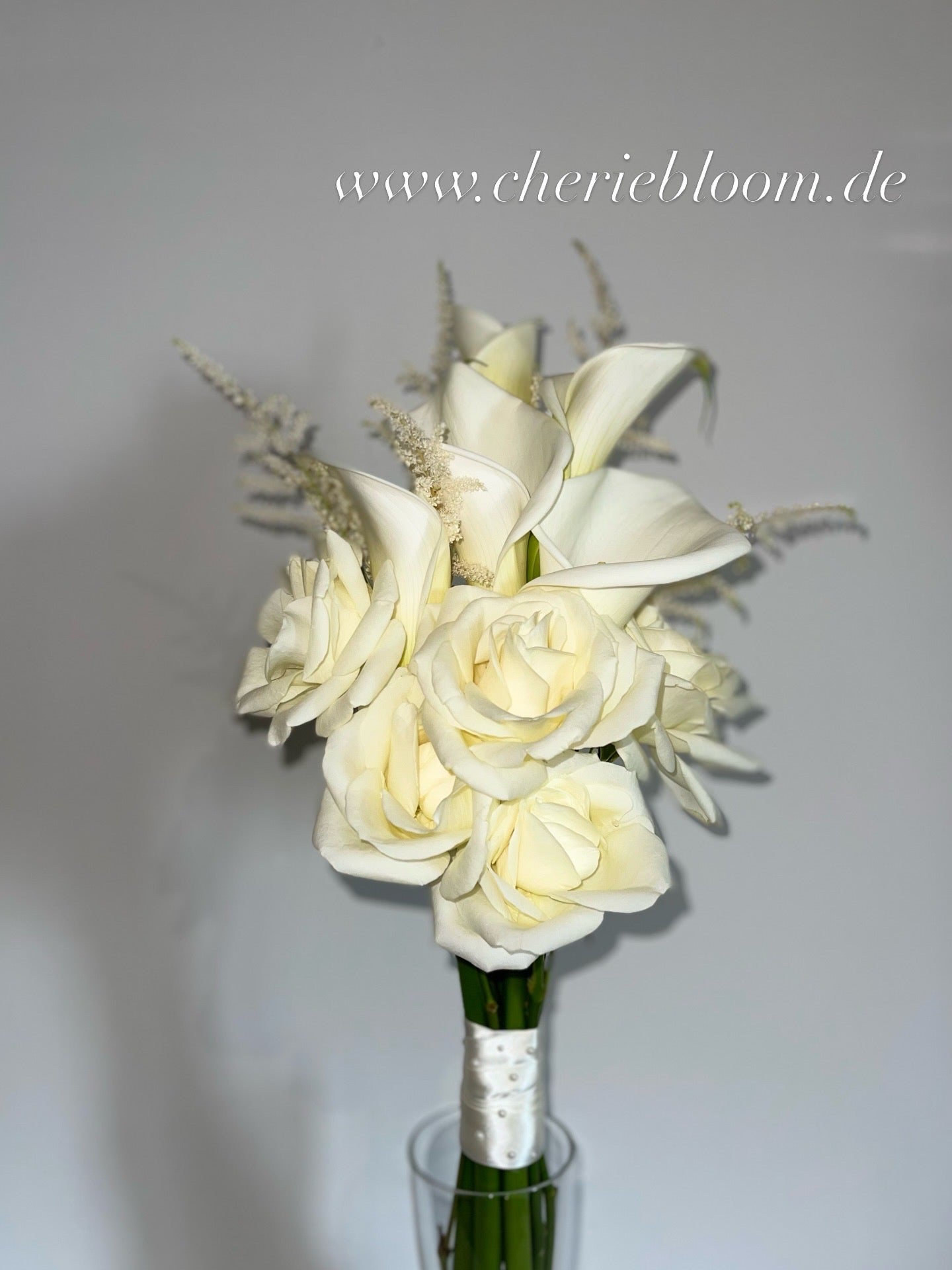 Brautstrauß mit Calla & Rosen – Eleganter Hochzeitsstrauß | Chérie Bloom
