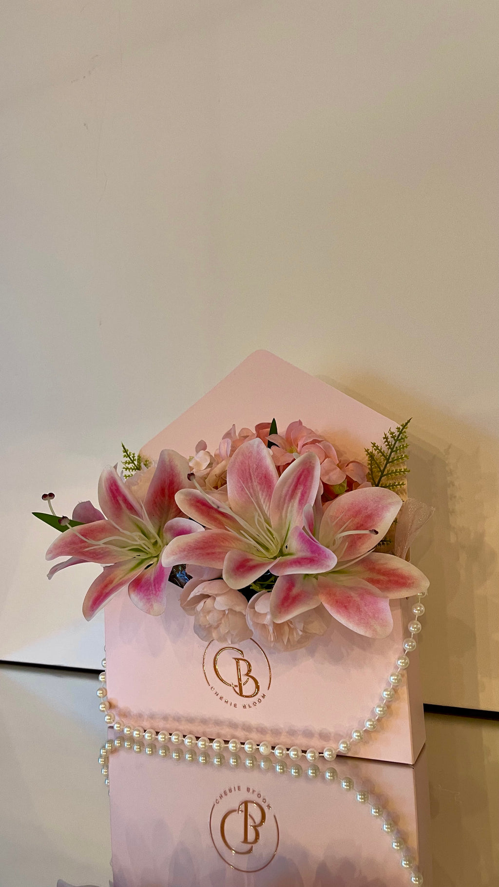 Pearl Bloom Bag Lily | Blumentasche aus Kunstblumen | Chérie Bloom