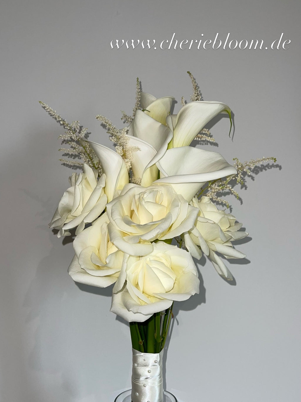 Brautstrauß mit Calla & Rosen – Eleganter Hochzeitsstrauß | Chérie Bloom