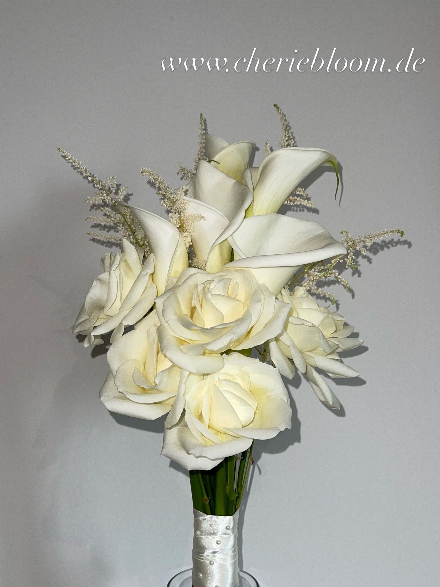 Brautstrauß mit Calla & Rosen – Eleganter Hochzeitsstrauß | Chérie Bloom