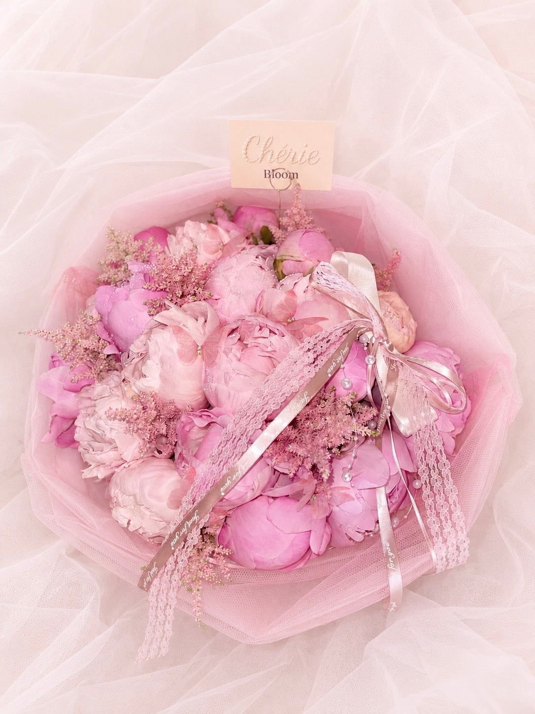 Chérie Pivoine Bouquet – 20 Pfingstrosen in Zartrosametterlinge | Chérie Bloom